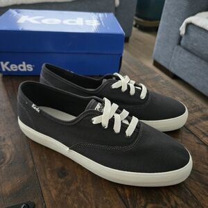 Keds Champion Gender Neutral Canvas Lace Up Sneakers. Black. Size 8.5 Wide. New.